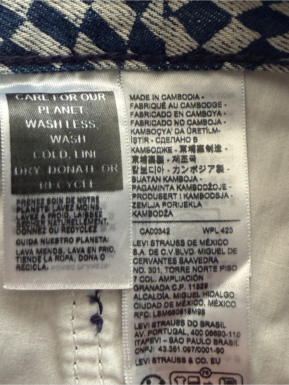 Levi's Blue / White Jeans Wavy 3D Checkered Print Women's Sz 27 X 30 See Measure - Picture 11 of 13